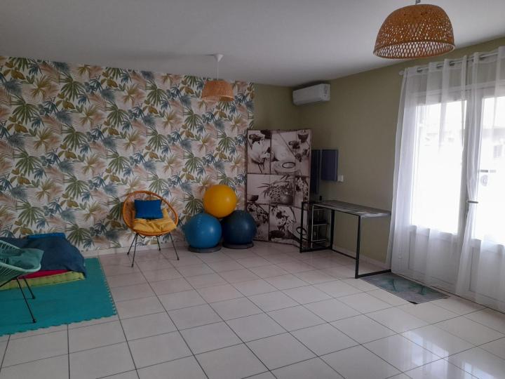 Yoga femme enceinte Sainte-Suzanne