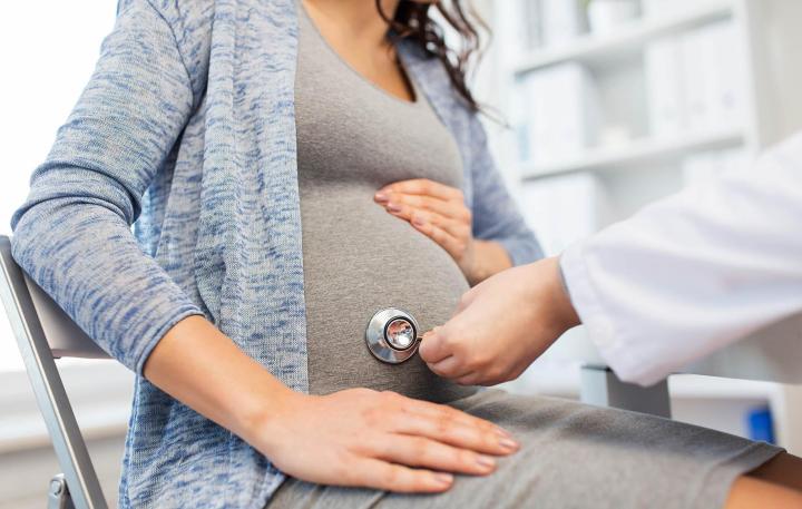 Votre sage-femme dévouée est à votre service à Sainte-Suzanne pour veiller sur votre bien-être et celui de votre bébé.
